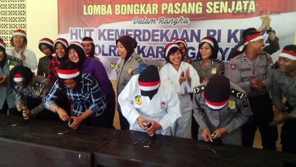 Lomba Unik Polisi Rayakan Kemerdekaan RI Ke 72