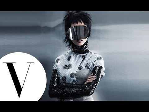 新世代瘋女孩黛西示範未來風Style | Vogue Fashion