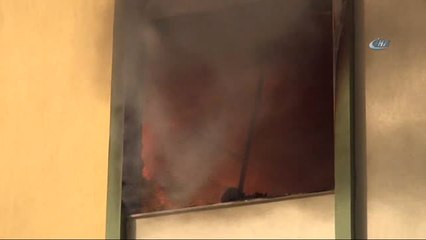 Silifke'de 50 Kişinin Yaşadığı Apartmanda Korkutan Yangın