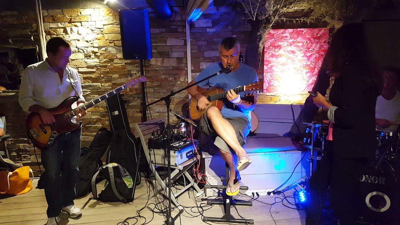 Aude de "The Voice" fait le boeuf au Petit Wyc à Sainte-Maxime