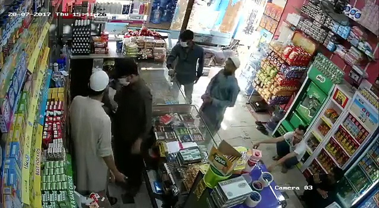 کراچی میں ہر روز ڈکیت پکڑے جاتے ہیں لیکن اس کے باوجود ہرروز ڈکیتی کی واردات بڑھتی جا رہی ہے۔ کراچی میں ہونے والی ڈکیتی ک