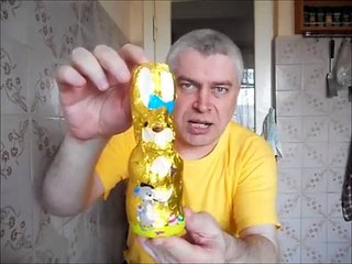 Мужик Геннадий Горин кушает шоколадного зайчика ( Шоколадный зайчик ) балдёж