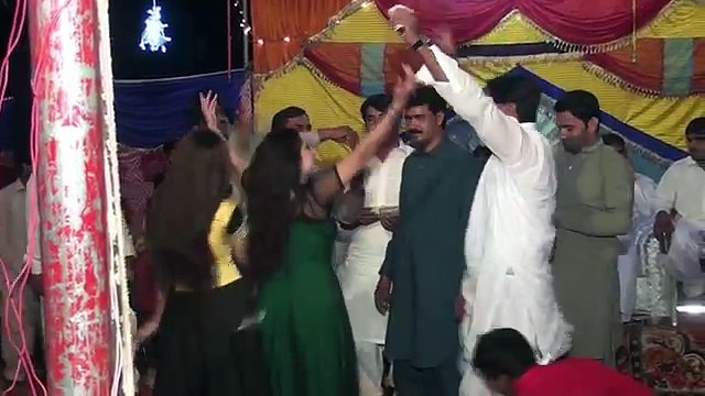 Itne Khubsorat Larki Pehle Na Dakhe Hoge