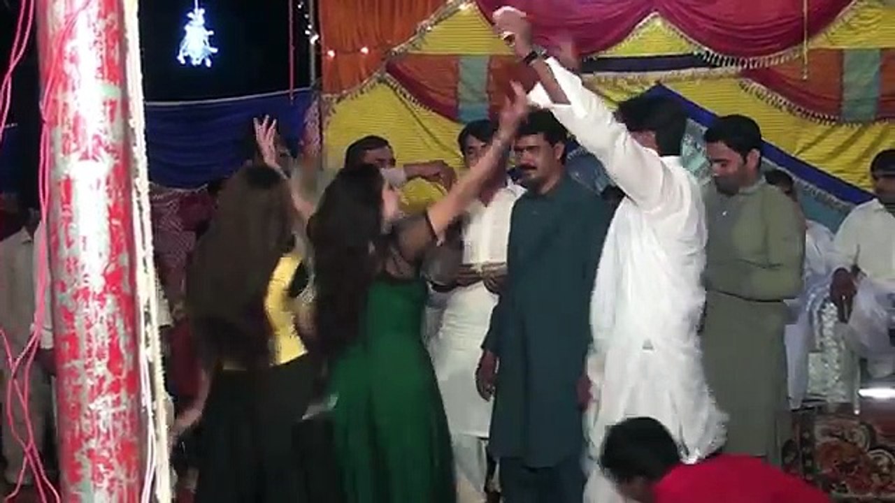 Itne Khubsorat Larki Pehle Na Dakhe Hoge