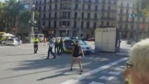 Barselona'da Araç Kalabalığın Arasına Daldı