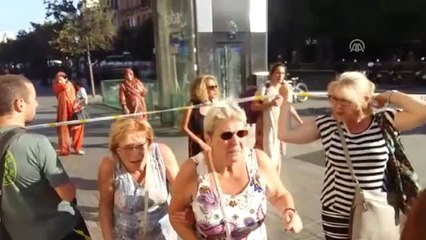 İspanya'da Minibüs Kalabalığın Arasına Daldı (1)