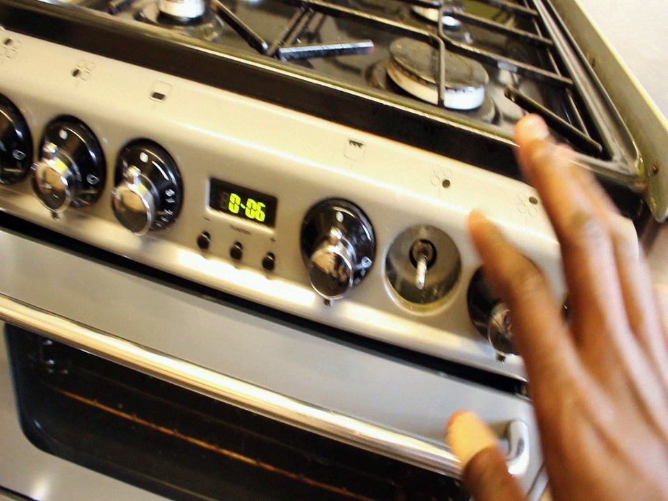 New World Newhome 550TSIDOm White Gas Cooker with Double Oven