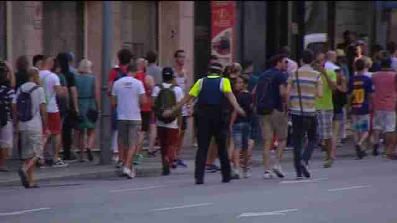 Police evacuate Barcelona center after Las Ramblas van attack