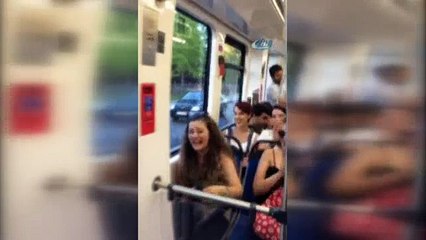 Tramvaydaki anonsu duyunca...