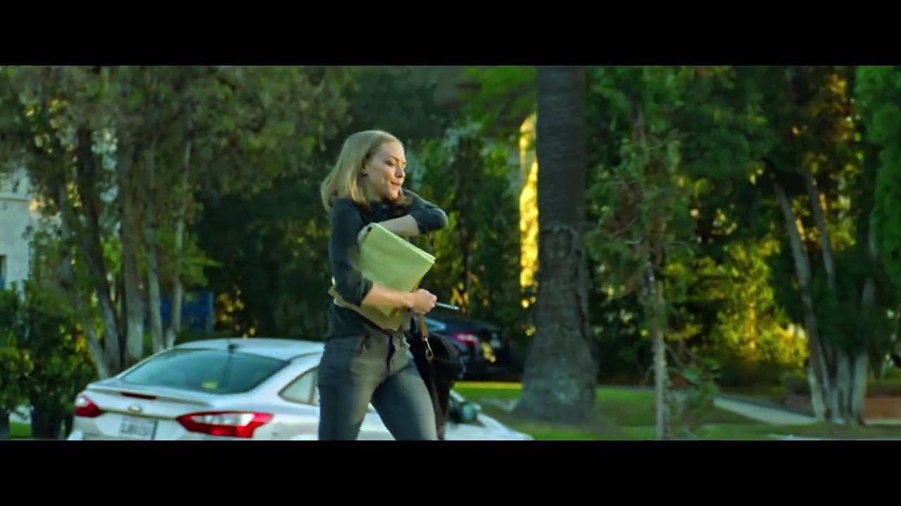 ADORABILE NEMICA Trailer italiano HD (con Shirley MacLaine e Amanda Seyfried)