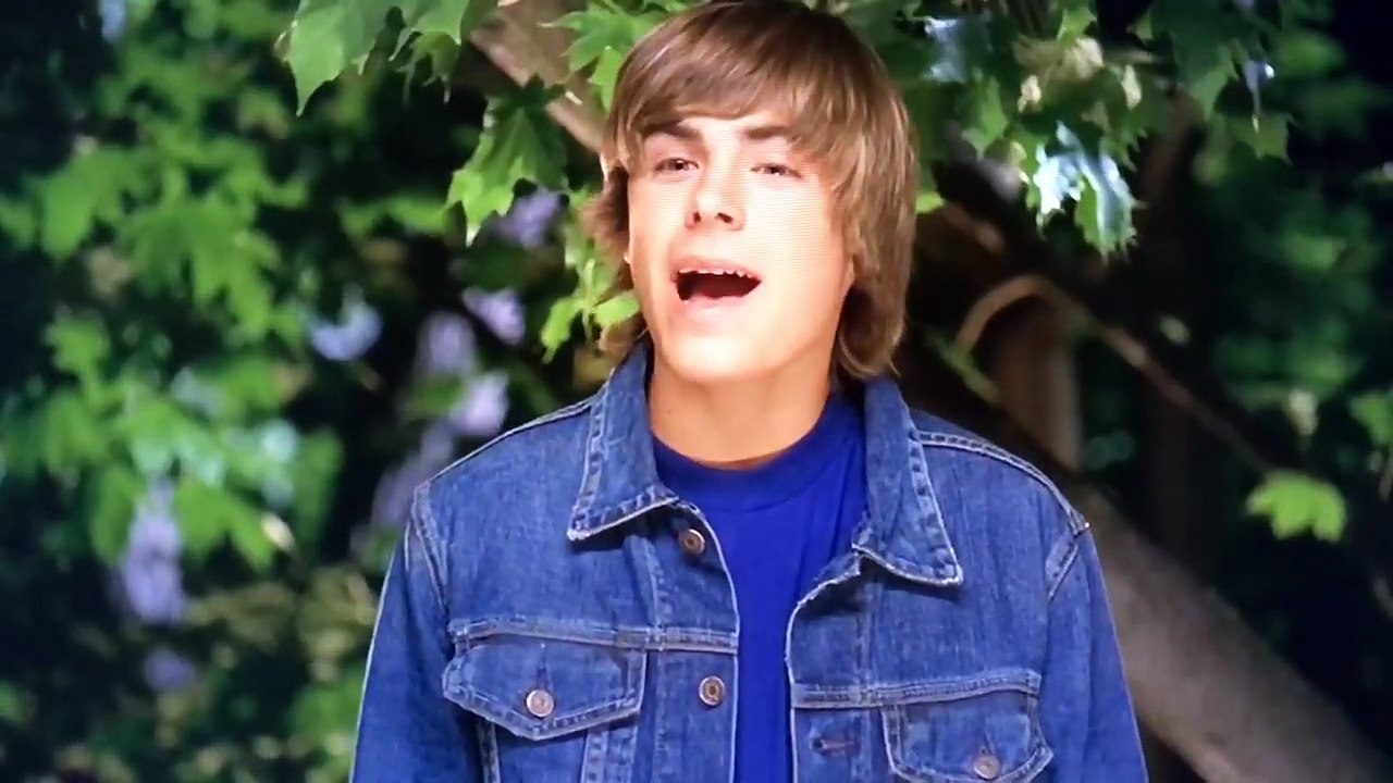 High School Musical Troy Goes to apologize to Gabriella
