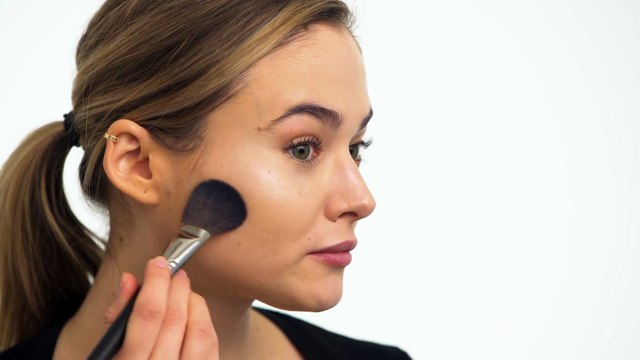How to Contour Your Face Without Looking Like You Contoured Your Face