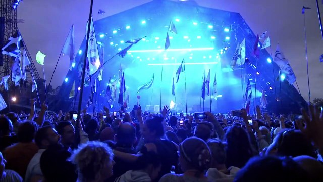 Foo Fighters - Times Like These (Glastonbury 2017)