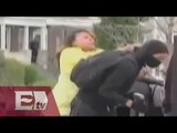 Madre golpea a su hijo por unieres a protesta en Baltimore  / Entre mujeres