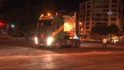 İzmir Fuarı'na 96 Metrelik Rüzgar Tribünü Getirildi