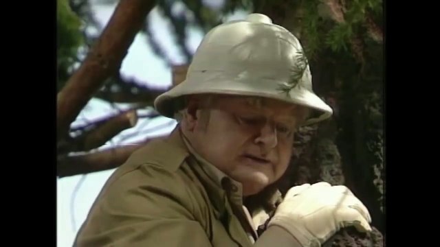 Benny Hill Jungle Antics w/Closing Chase (1989)