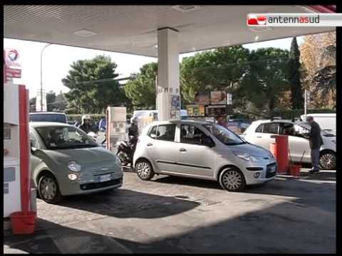 TG 07.12.11 Rincari sul carburante? I cittadini non ce la fanno più