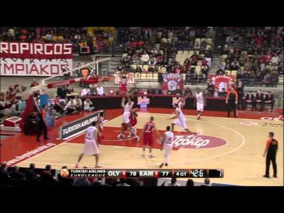 Dunk of the Night: Ioannis Bourousis, EA7 Emporio Armani Milan
