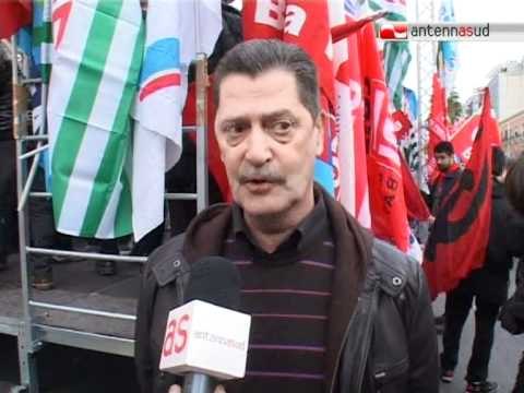 TG 12.12.11 Tutti in piazza anche a Bari per dire no alla manovra Monti
