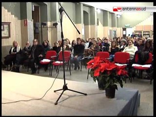 TG 20.12.11 Cerimonia prenatalizia al Liceo Scacchi, con Mons. Cacucci e Viesti