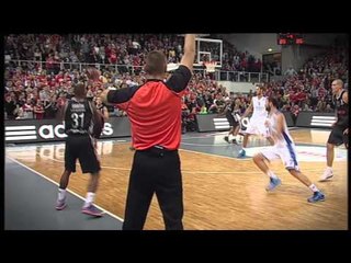 Play of the night: Casey Jacobsen, Brose Baskets Bamberg