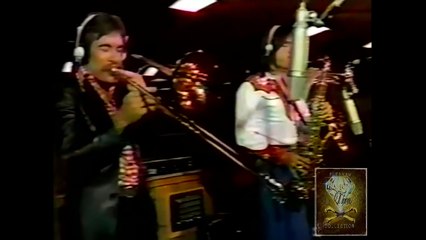 CHICAGO (Terry Kath shreds guitar & motorcycle!) 1974 ~ 25 or 6 to 4 (with Peter Cetera)