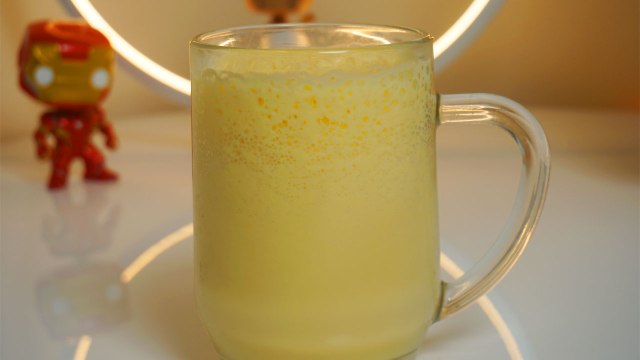 Mango Milkshake Recipe in Urdu / Hindi | Mango Smoothie | Mango Shake | Cook With Fariha