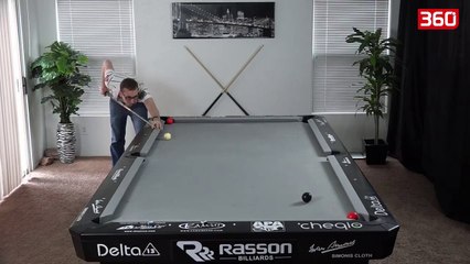 Njihuni me mbretin e bilardos, shihni magjite qe realizon ai me steken e bilardos (360video)