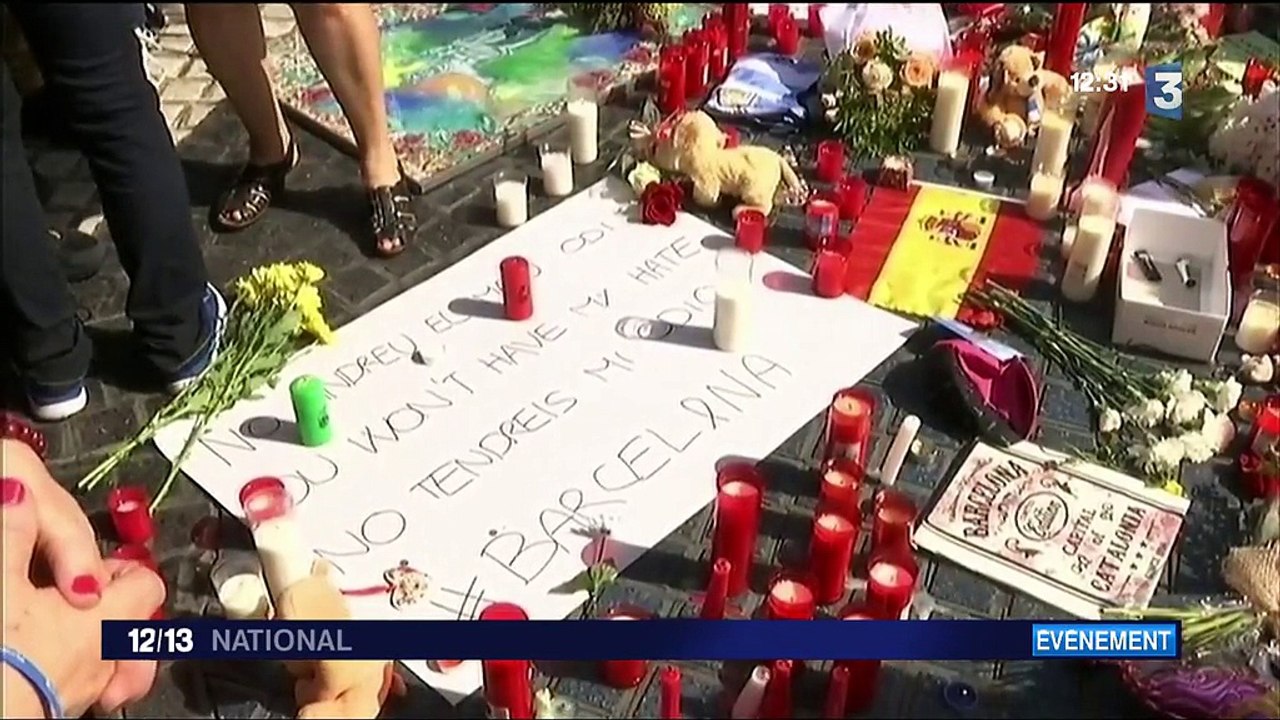 Attentat à Barcelone : "Barcelonais et touristes se recueillent au lendemain de l'attaque"