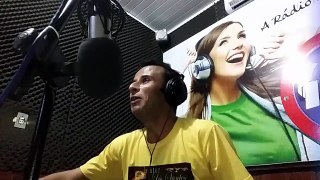 LÉO SANTOS FAZENDO A FESTA NA JITAÚNA FM (Ls News)
