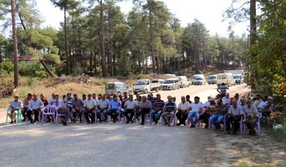 Elektrik, Su ve Yol Sorunu Yaşayan Köylülerden Sandalyeli Oturma Eylemi