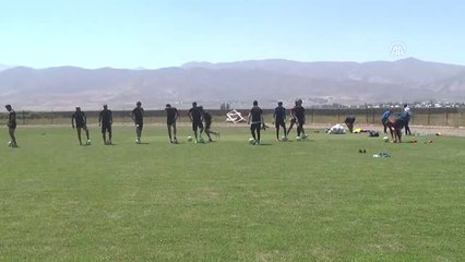 Yüksekova Belediyespor Kupa Maçı Hazırlıklarını Sürdürüyor