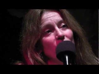 Nina Bendiksen cantando tango en noruego. Sanata Bar de Buenos Aires