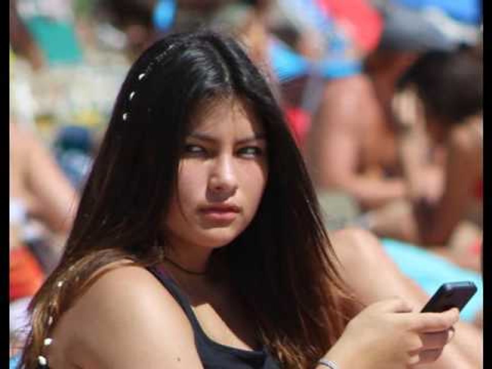 Chicas, playa, surf, olas y mas