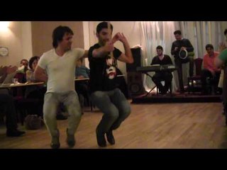 Bailando dabque, baile popular árabe