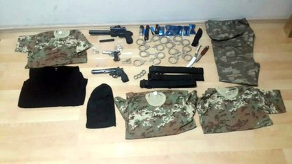 Suikast Hazırlığındaki FETÖ'cü Teröristler Asker Kıyafeti ve Çelik Yeleklerle Yakalandı
