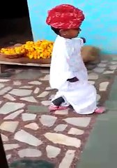 Amazing dance cute baby in classical song