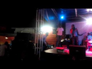 ABA CHAMPION ET ABOU NIDAL CHANTE AU ZOUGLOU A ANGRE PLAGE