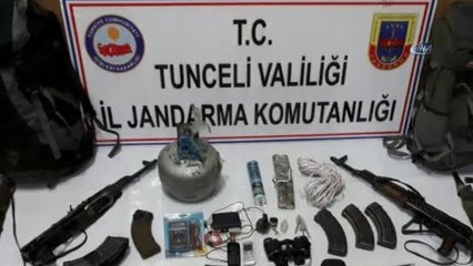 Kendilerini Patlatan Teröristlerin Evinden Silahlar ve El Bombaları Çıktı