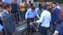 Bingöl Ak Partili Yılmaz, 54 Bisiklet ve 8 Tekerlekli Sandalye Dağıttı