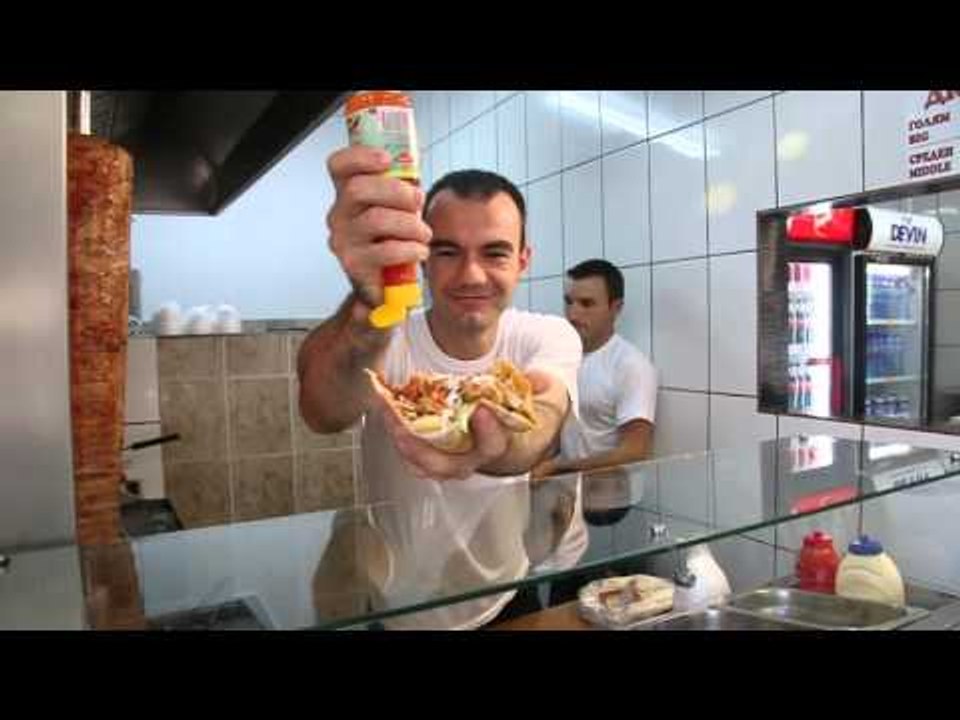 Marchand de shawarma le plus drôle et le plus vite..