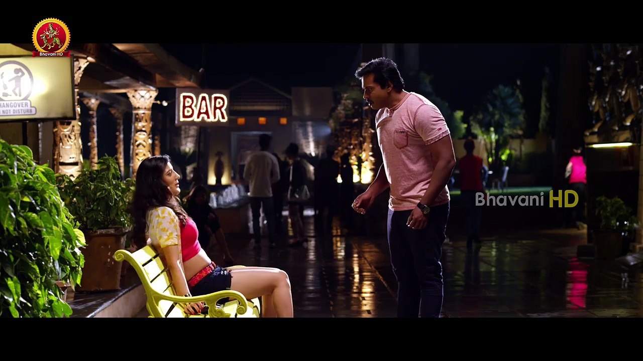 Richa Panai Glamorous Intro - Tries To Kiss Sunil - Latest Telugu Movie Scenes