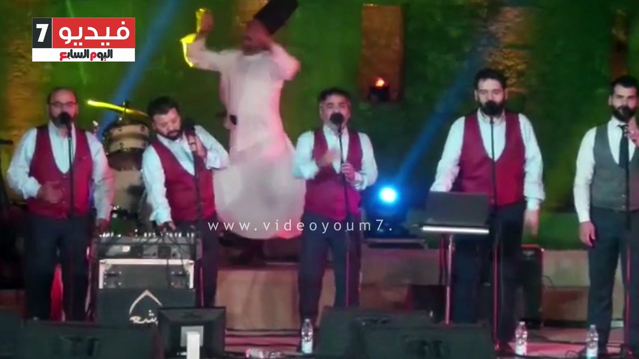 الأخوة أبو شعر يشدون بأجمل الأناشيد الدينية فى مهرجان محكى القلعة