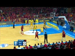 Play of The Game: Super spin move by Davis to end with the dunk!