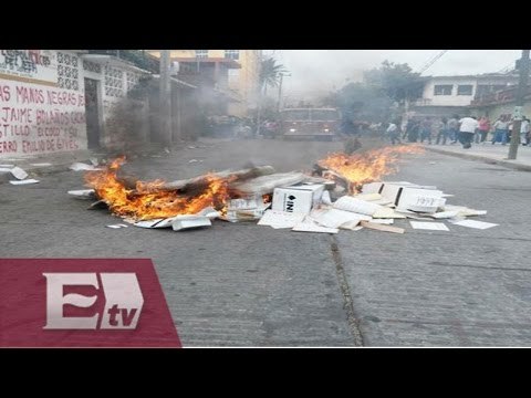 Maestros protestan en modulos del INE en Oaxaca / Titulares de la noche
