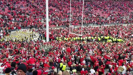 Ohio State football Ohio Stadium sings Sweet Caroline after Defeating Michigan in Shoe 201