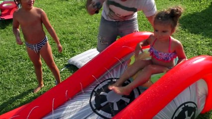 Para ir Niños diapositiva agua agua agua Niños para H2O tobogán paseo por las colinas en su panza kikido