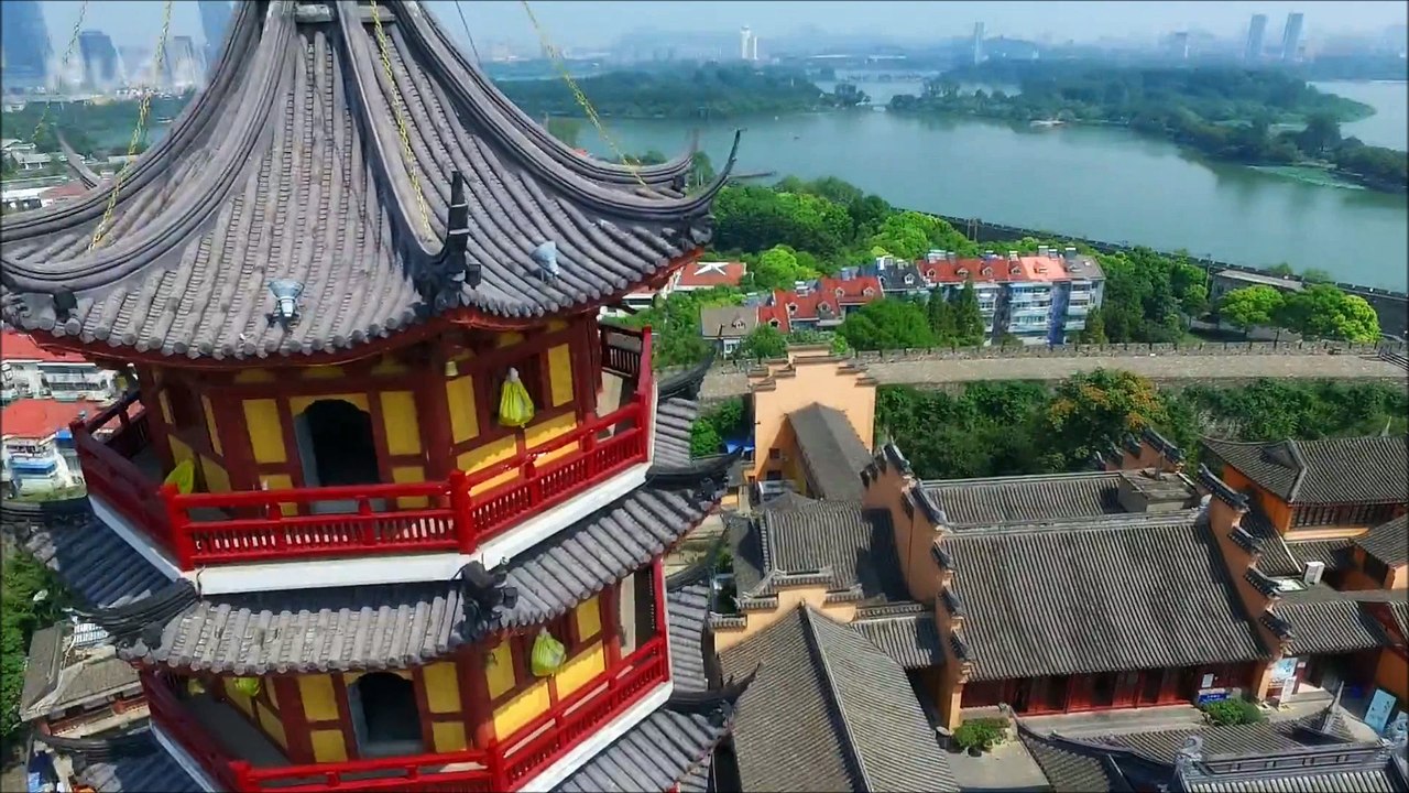 剛毅石城，柔美金陵