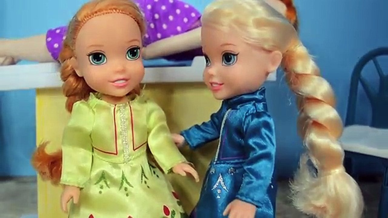 Et partie enceinte les tout-petits Anna elsa 1 anna elsa