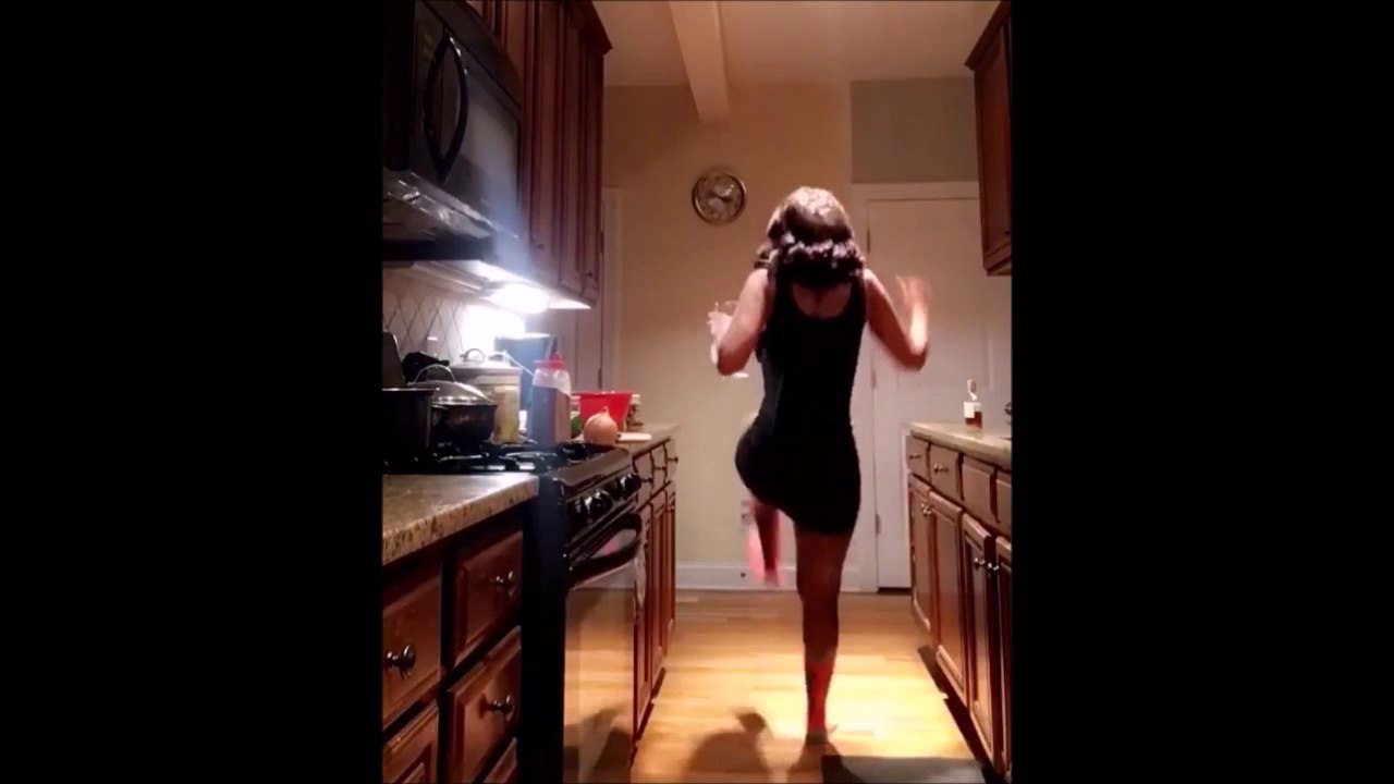 On peut etre hot et ridicule la seconde d'après! Bim, gros fail